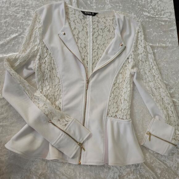 XOXO Tops - Juniors' Zip-Front Lace Peplum Jacket XOXO size Large